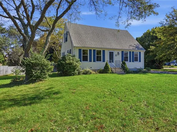 2 Surrey Dr, Westerly, RI 02891