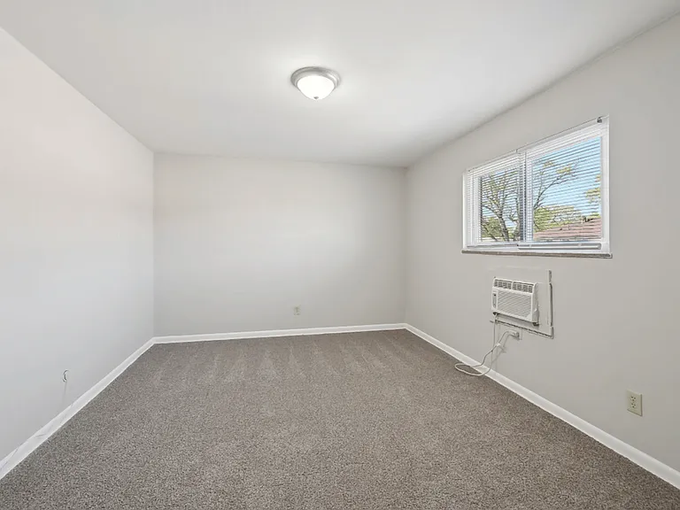 5804 N Meadows Blvd — Photo 8