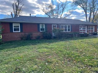 1378 Macklin Dr, Ballwin, MO 63021