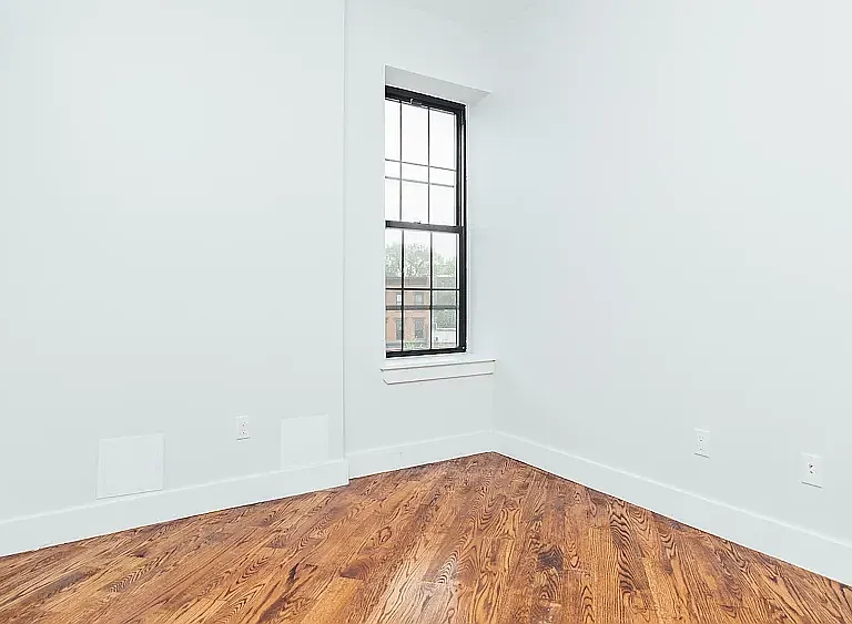 35 Claver Pl #1K — Photo 5