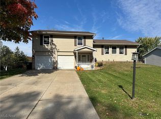 4433 Foresthill Rd, Stow, OH 44224
