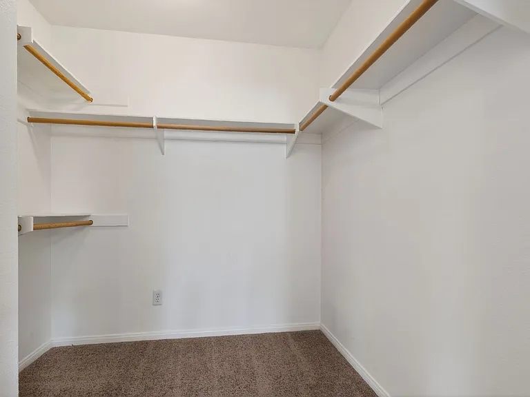 10009 Kika Ct — Photo 19