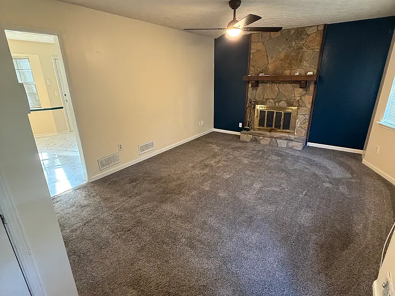 4047 Tanglewood Rd — Photo 3