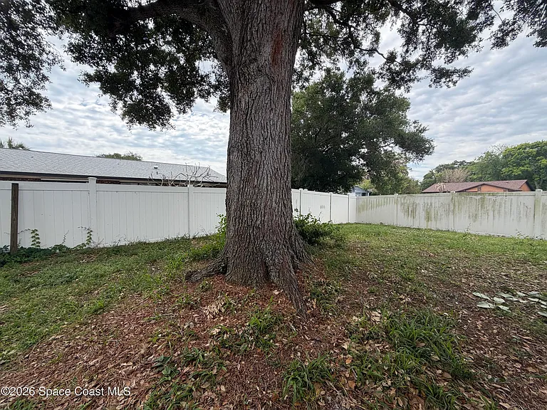 760 John Adams Ln — Photo 14