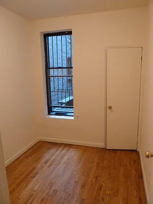 Rented by Chartwell Manhattan Realty | media 17