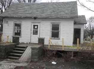 102 S Grove St, Colfax, IL 61728