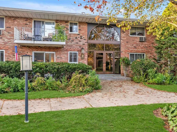1 Toms Point Lane #B2-3G, Port Washington, NY 11050