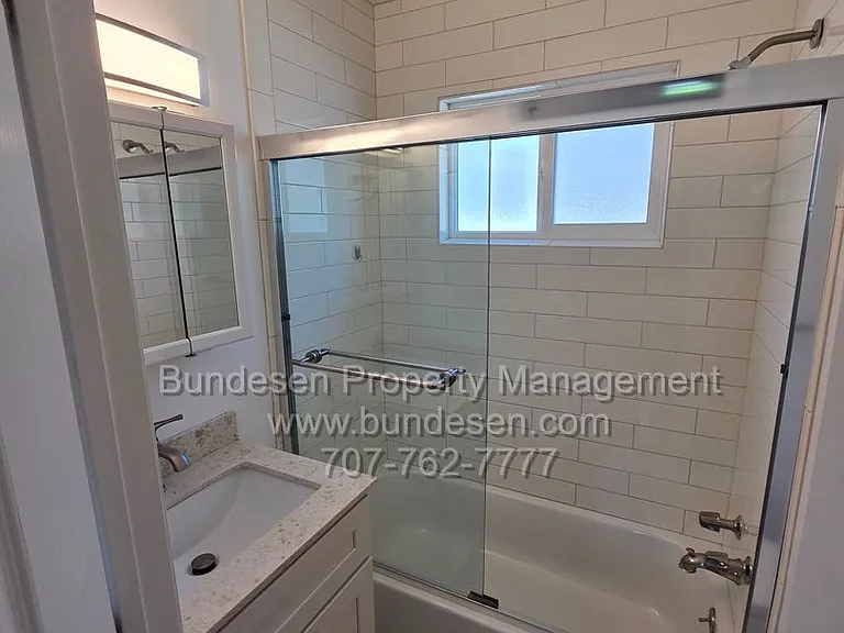 104 Kent St — Photo 7