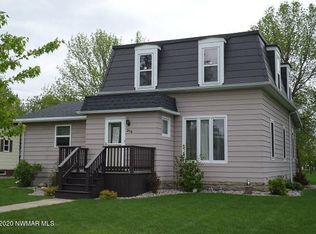 314 2nd St SE, Hallock, MN 56728