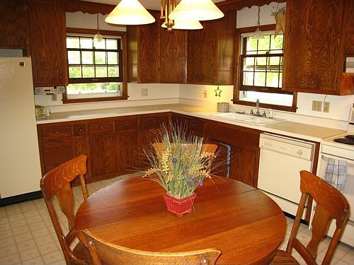 Spacious eat-in kitchen 