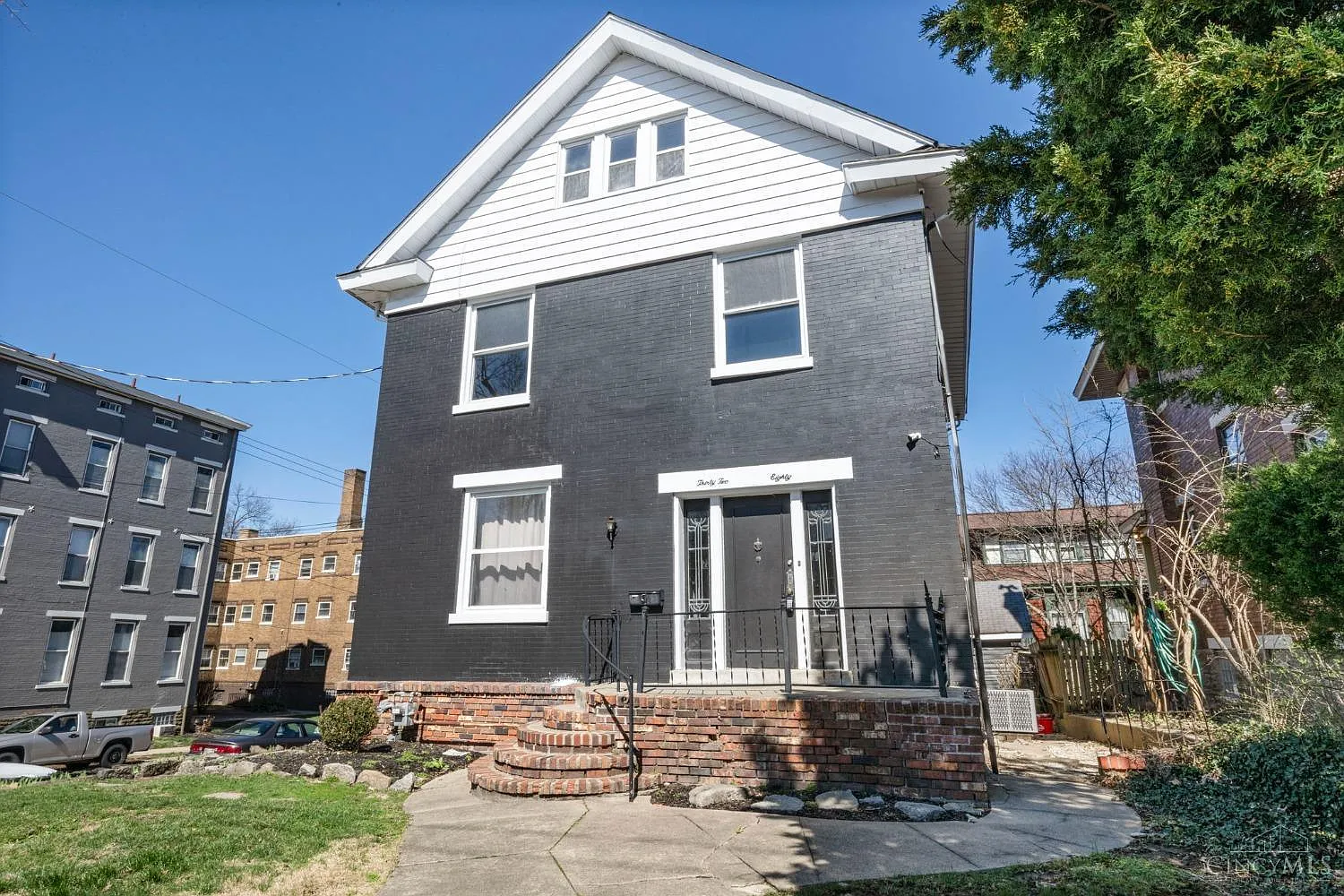3280 Jefferson Ave photo 1