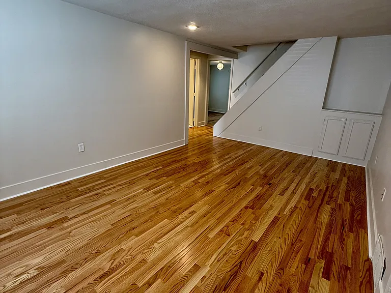 7724 Walnut St — Photo 14