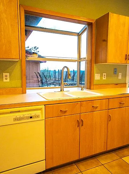 620 E Cedar St — Photo 3