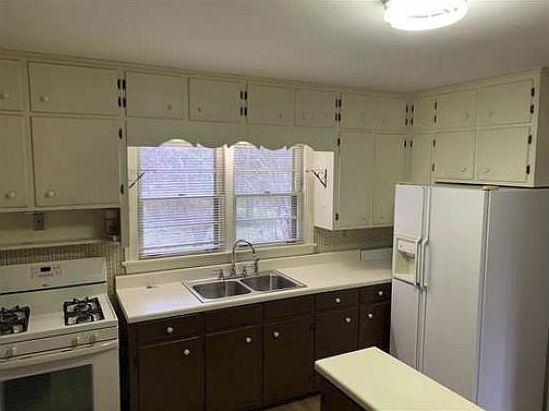 2nd image of 11 Beech Hills Dr