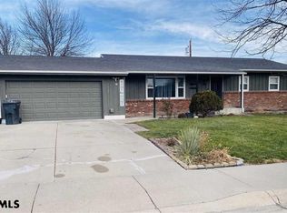 1917 E 29th St, Scottsbluff, NE 69361