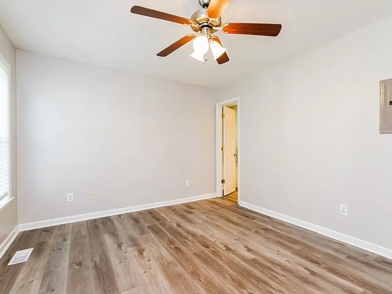 500 Jaffiley Ct — Photo 9