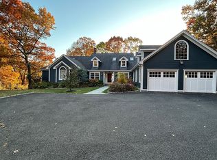 4 High Fields Dr, Danbury, CT 06811