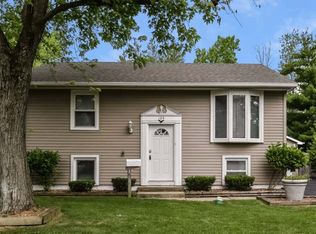 104 N Elm Ln, Glenwood, IL