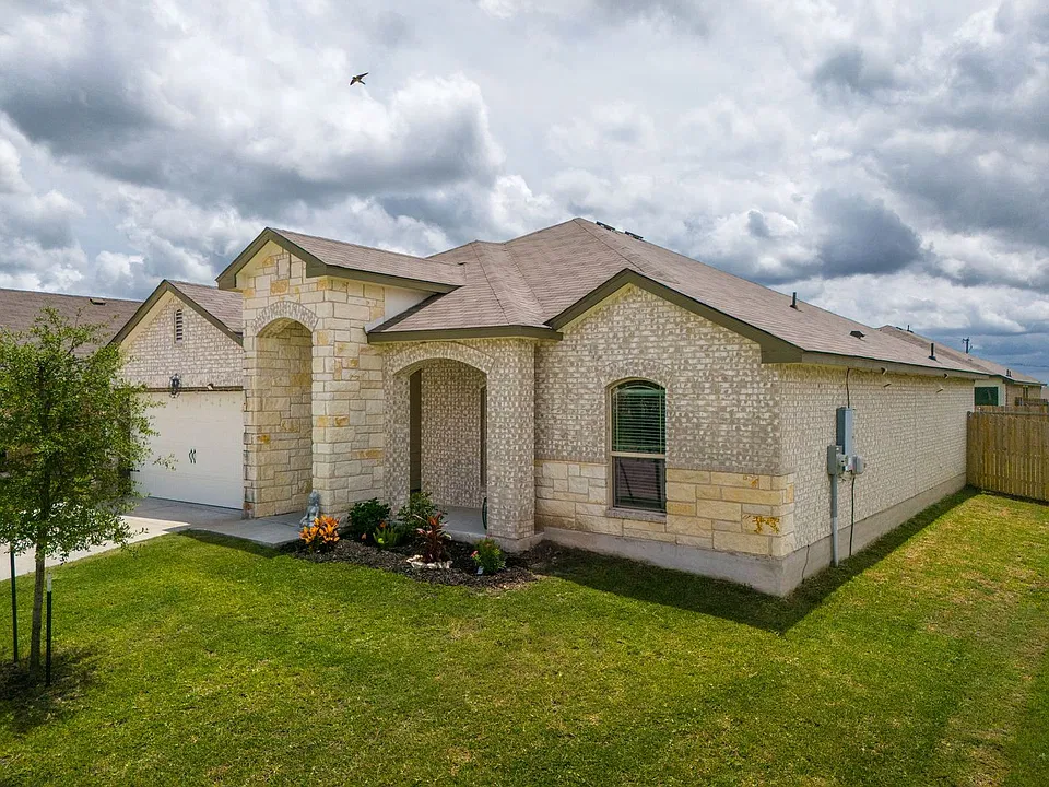310 Saddleback Trl