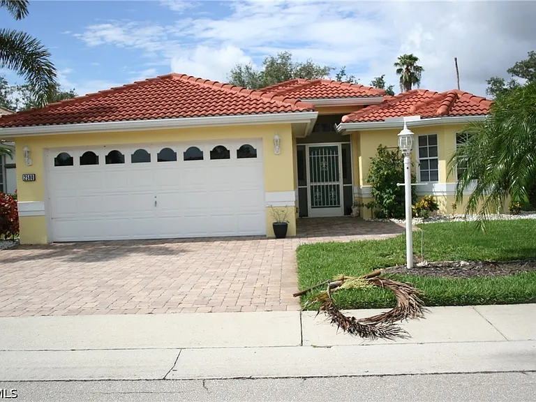 2580 Valparaiso Blvd — Photo 2