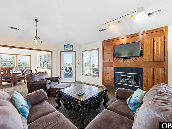 3rd image of 1044 Whalehead Dr #48