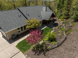 260 Glacial DRIVE, Slinger, WI 53086