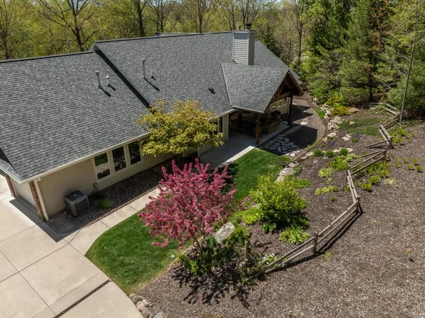 260 Glacial DRIVE, Slinger, WI 53086