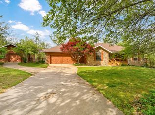1763 Yoachum Dr, Nixa, MO 65714