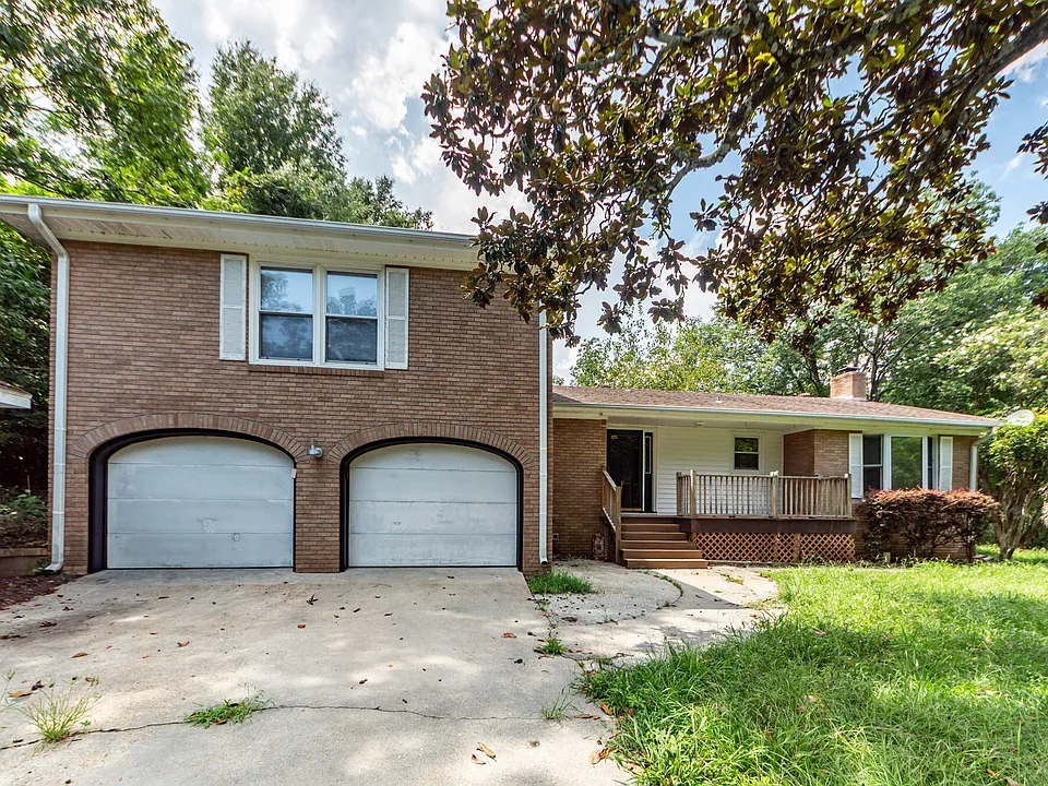 5813 E Lakeside Dr