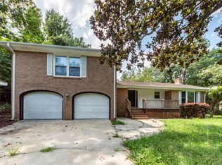 5813 E Lakeside Dr, Hanahan, SC 29410