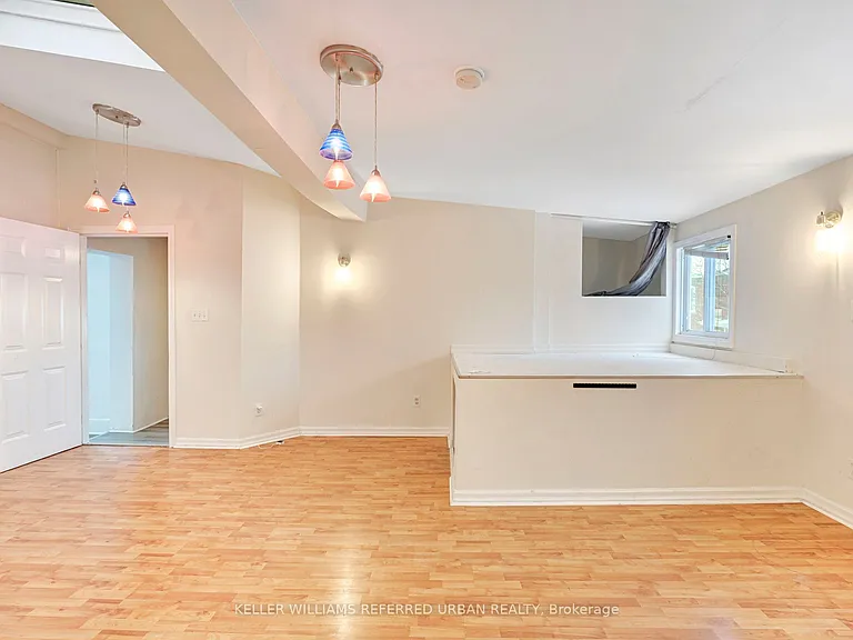 66 Dunlop St W — Photo 9