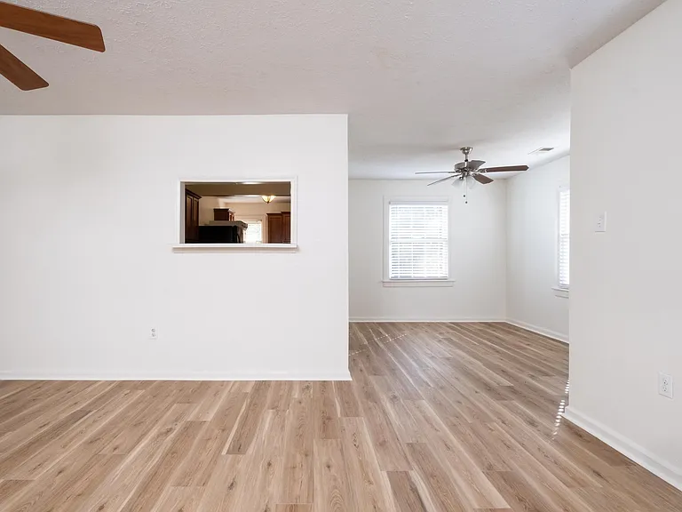 1808 Iris St — Photo 6