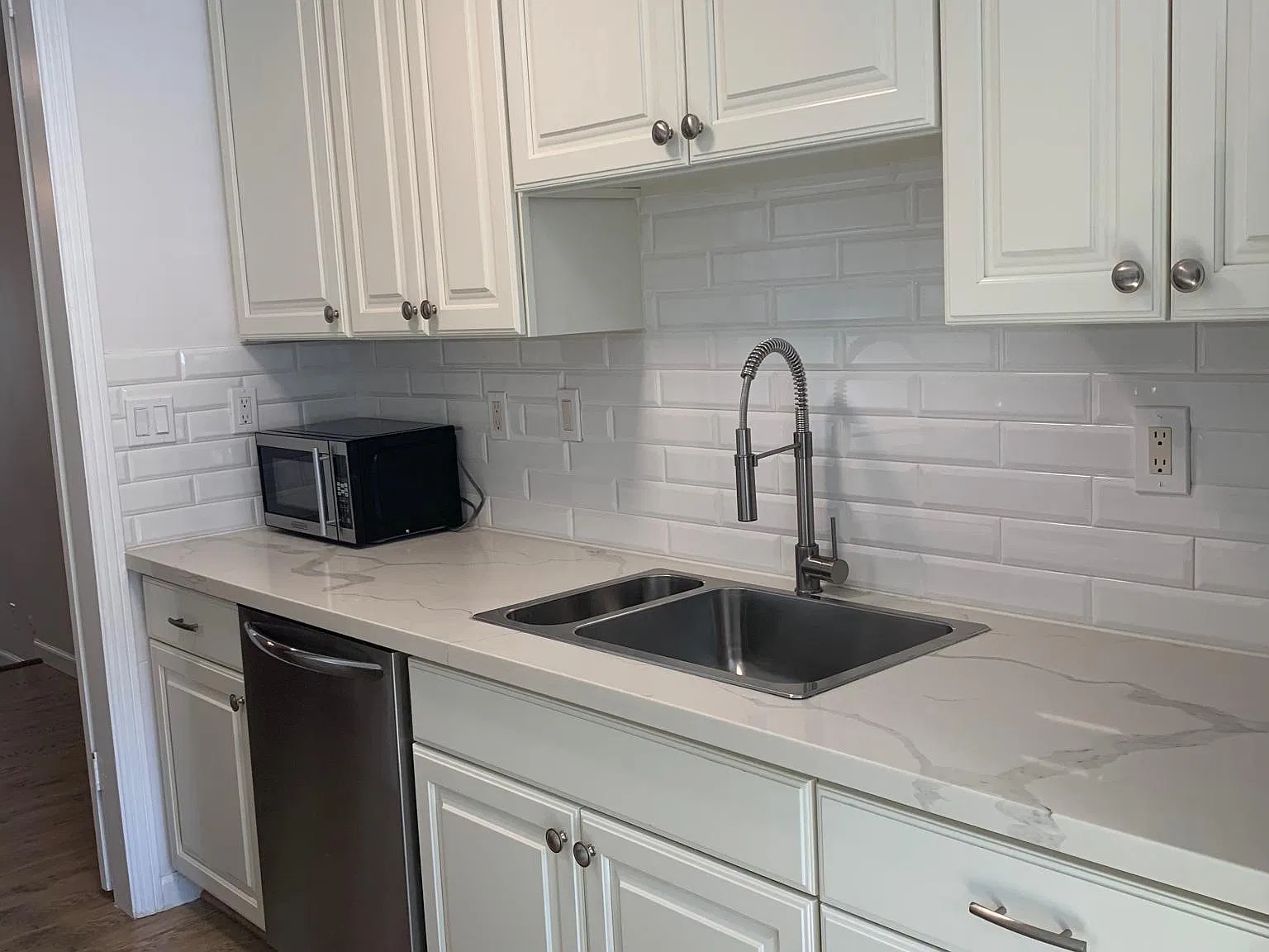 810 Oak Grove Rd — Photo 1