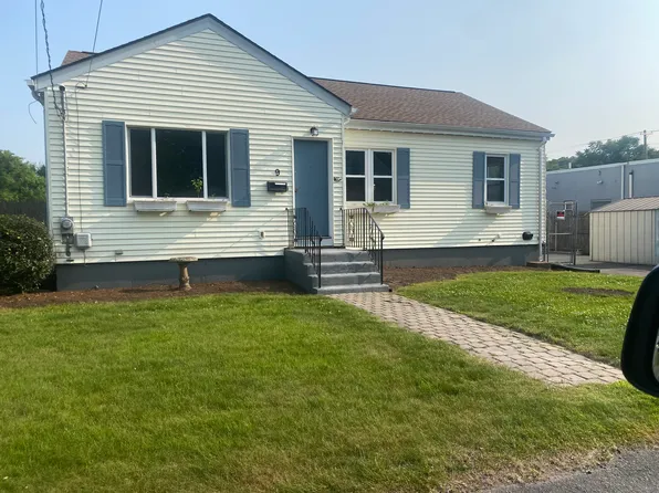 9 Dexter St, Johnston, RI 02919
