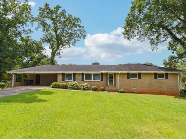 3212 Georgian Woods Cir, Decatur, GA 30034