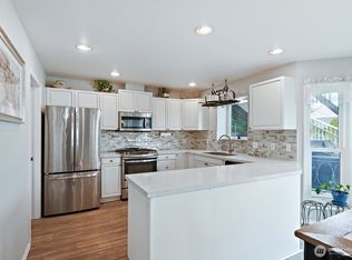 2412 16th Street, Anacortes, WA 98221