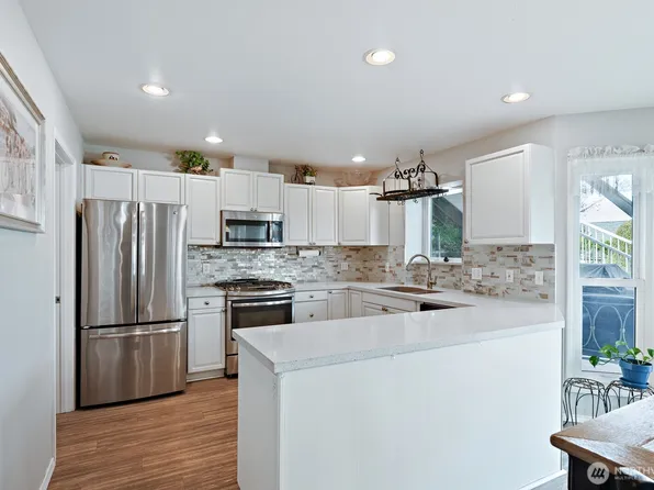2412 16th Street, Anacortes, WA 98221