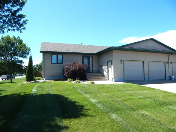 3124 4th St SW, Minot, ND 58701