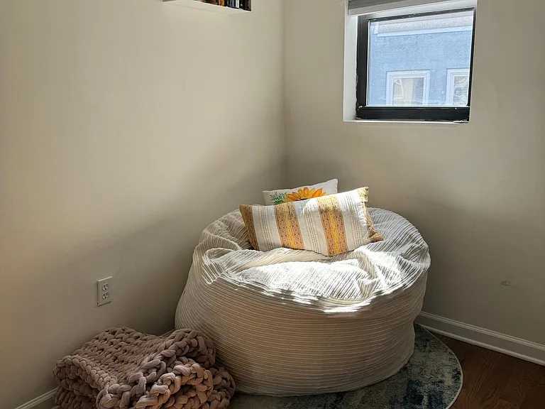 708 Saint Albans St — Photo 19