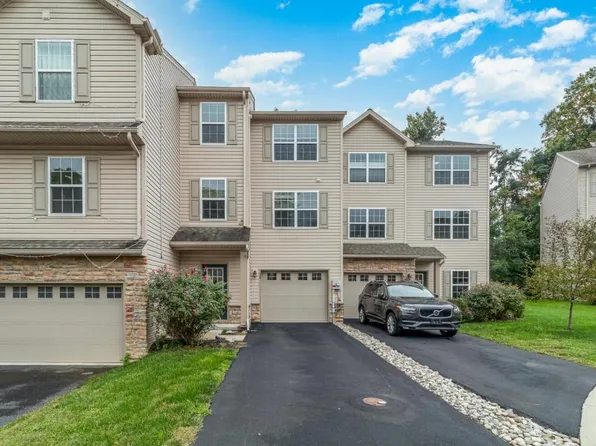 39 Crooked Dr, Enola, PA 17025