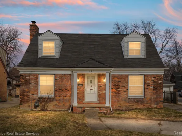 454 Alter Rd, Detroit, MI 48215