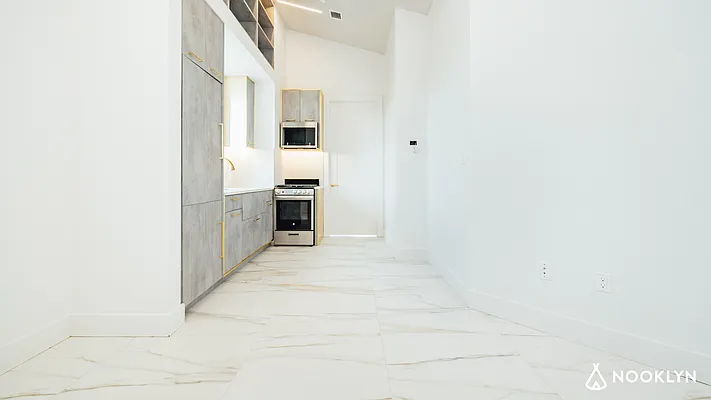 Rented by Nooklyn NYC LLC | media 9