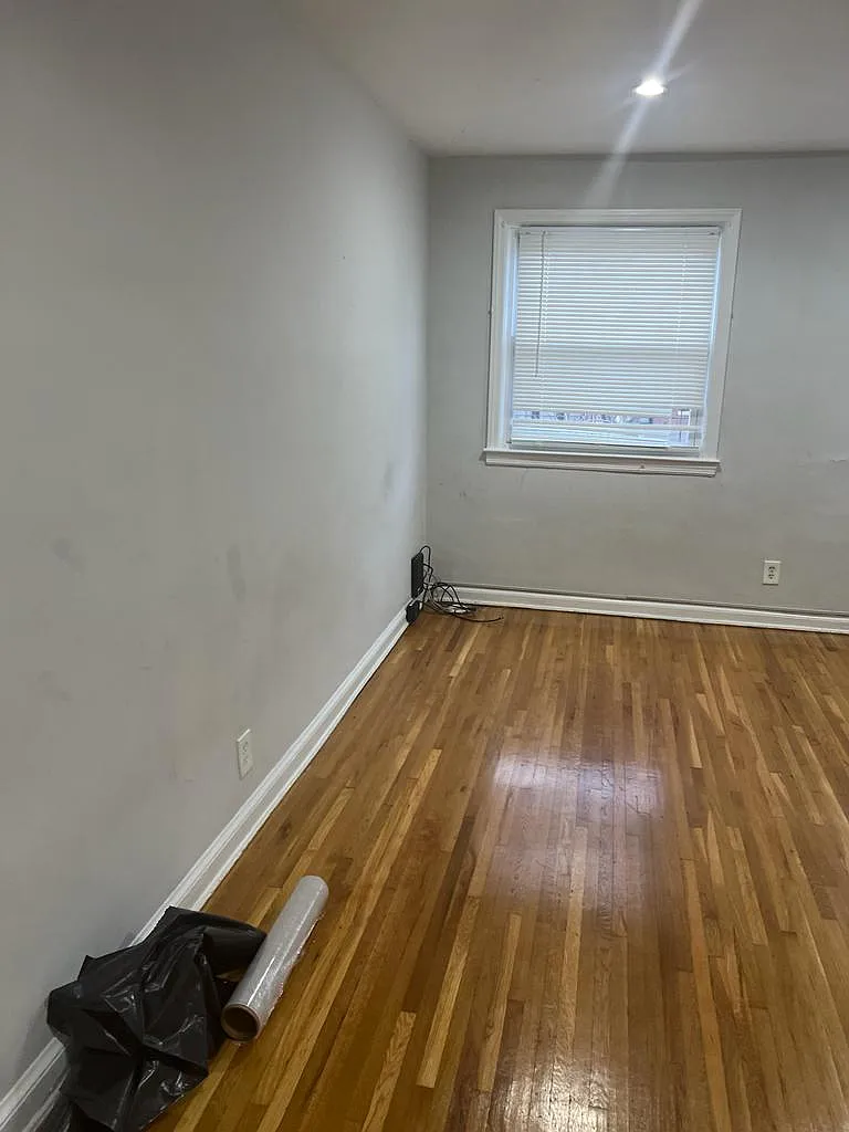 718-724 Ogden St - 2 RIGHT — Photo 3