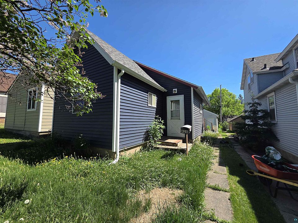 1st image of 428 15th St N