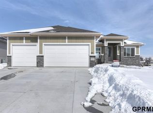 522 Locust St, Gretna, NE 68028