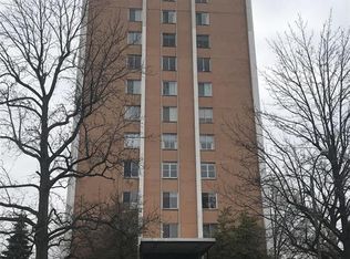 900 S Hanley Rd APT 11E, Clayton, MO 63105