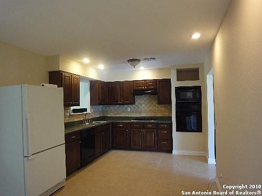 2nd image of 4815 Lyceum Dr