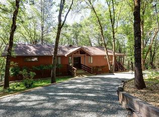 17947 Rollins View Dr, Grass Valley, CA 95945