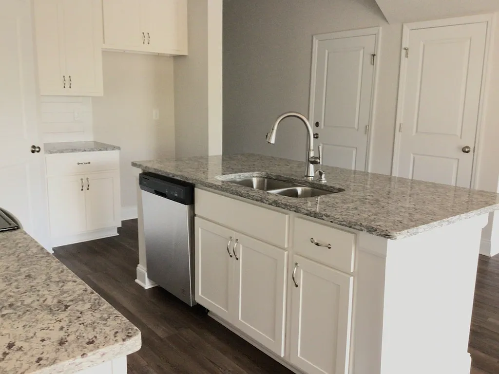 605 Hampton Drive - 1 — Photo 4