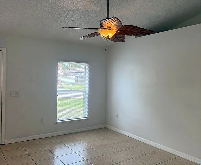405 Francisco Way — Photo 6